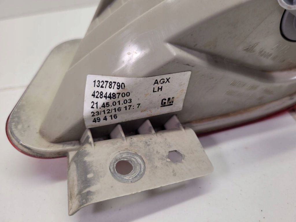 Лампа задний  противотуманная левая сторона opel zafira c 2015 13278790 с Разборки