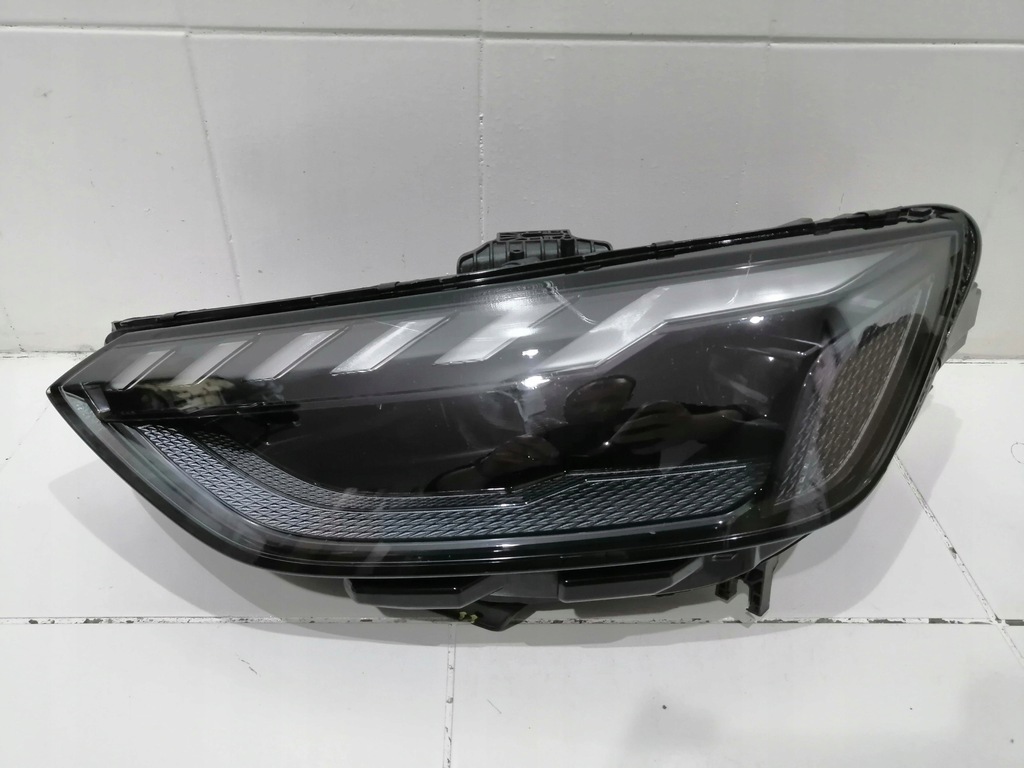 фото №1, Лампа левая передняя перед audi a4 s4 rs4 matrix led halmar 8415