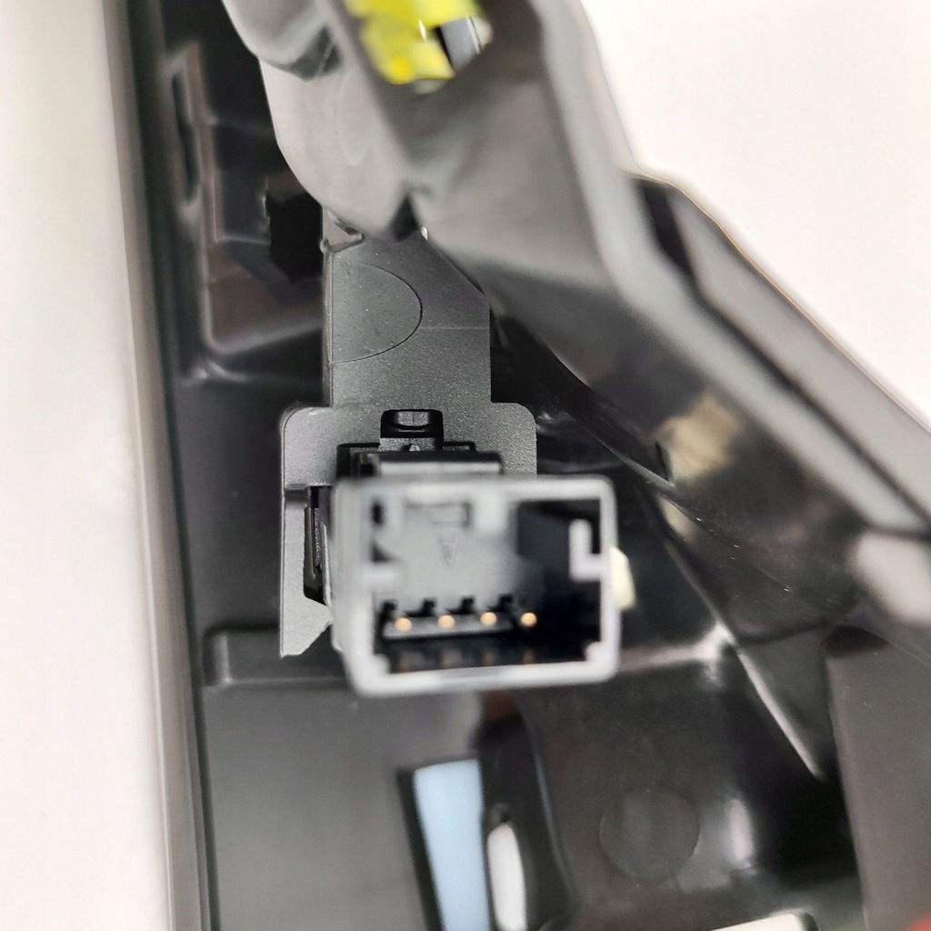 фото №9, Audi e-tron gt 2023 рамка бардачка панелі приладової панелі