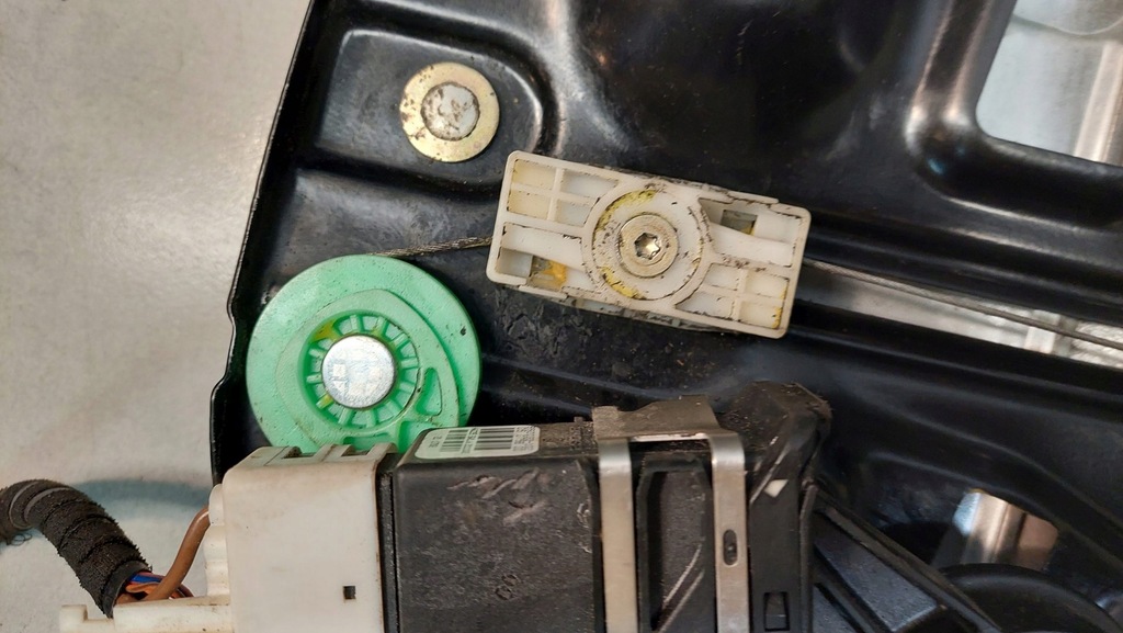 фото №7, Подъемник стекло левый задняя audi a4 b6 cabrio