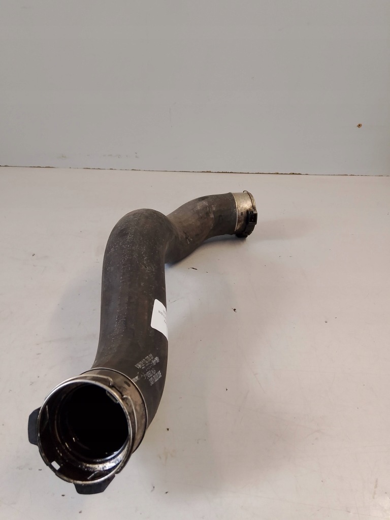 Mercedes w176 пабтрубок  труба интеркулер a2465281182 Доставка