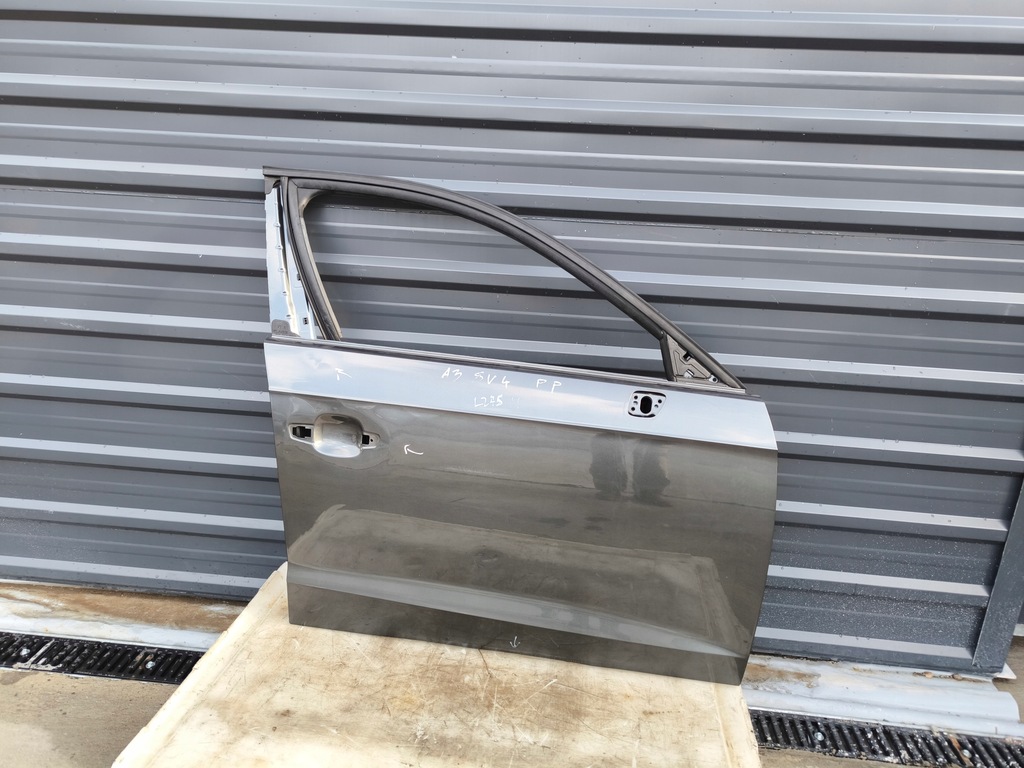 фото №1, Двері правий перед audi a3 8v sportback 8v4 5-двері lz7s