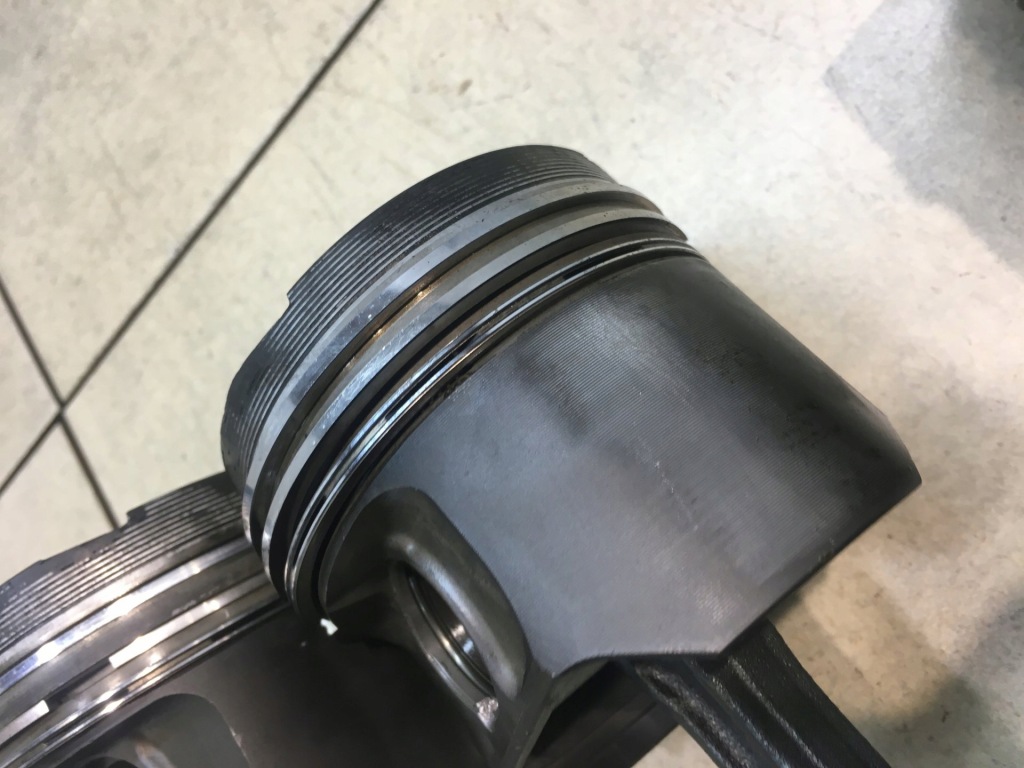 фото №9, Поршень шатун mercedes w202 2.5 d