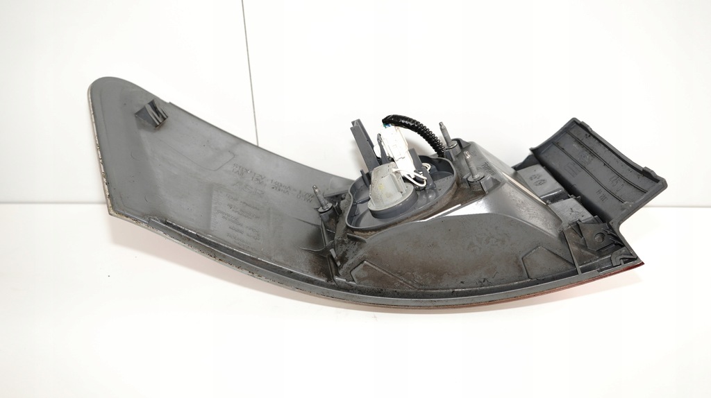 фото №9, Лампа правый задняя задняя toyota avensis t27 09-11r sedan