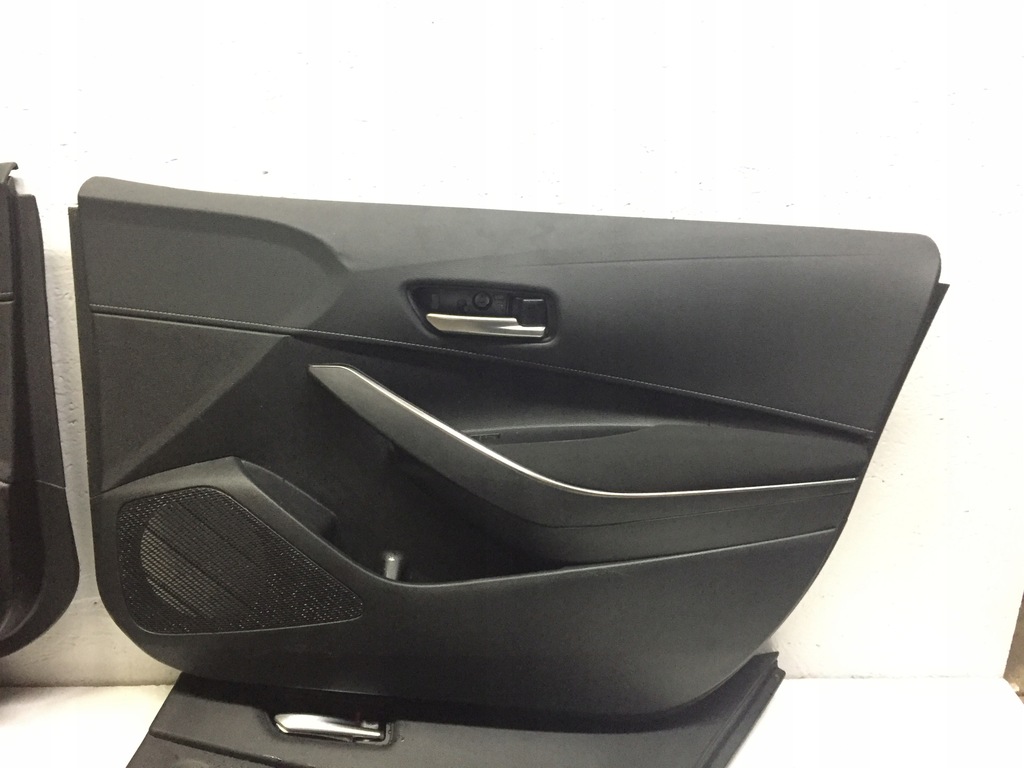 фото №6, Обшивки обшивка дверь toyota corolla e21