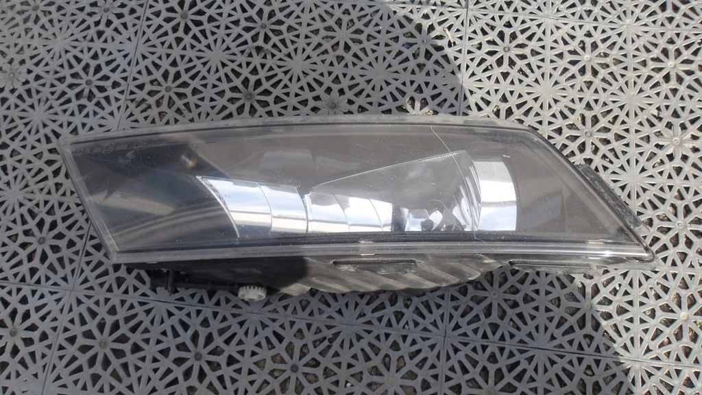 фото №1, Протитуманна фара лівий перед skoda superb iii