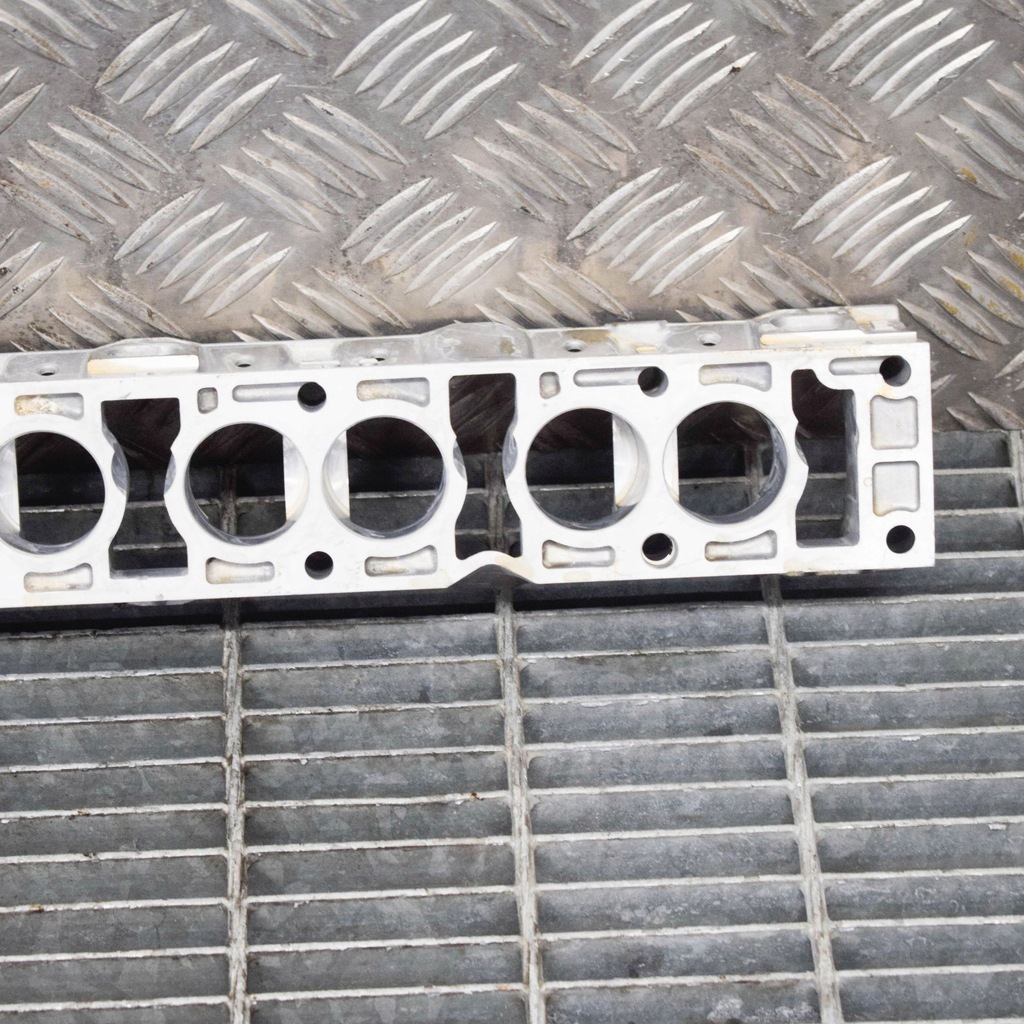 фото №5, Bmw x3 e83 2004 другое запчасти отсек двигателя