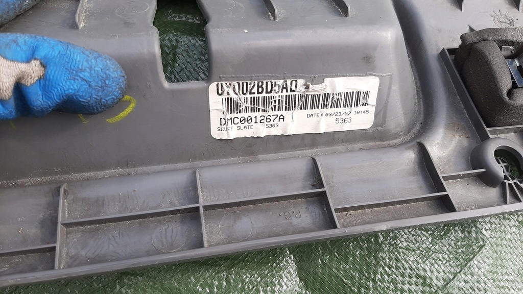 фото №8, Молдинг задняя поперечина багажника chrysler voyager iv