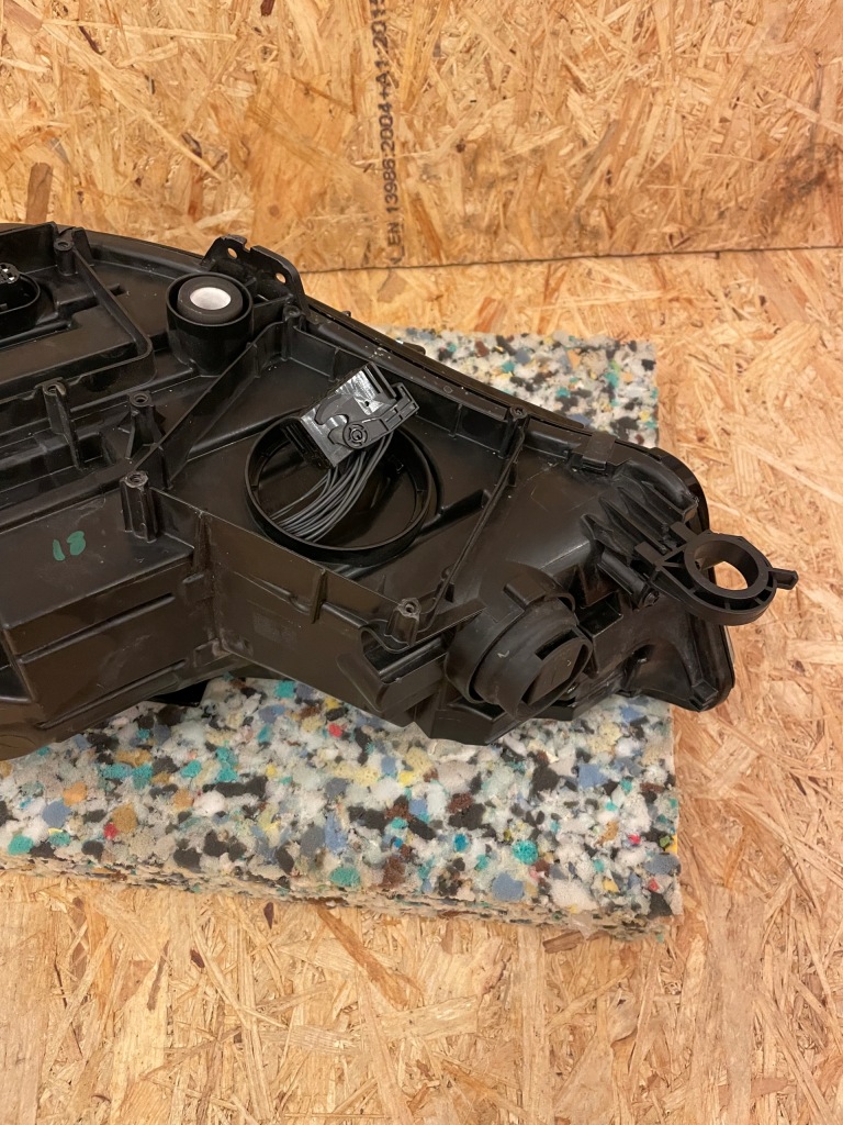 Фара правый  full led audi a4 8w америка! Оригинал