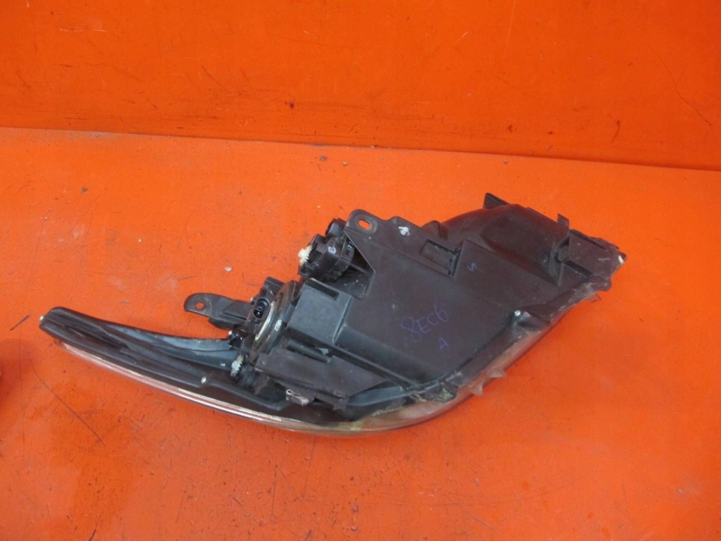 фото №8, Toyota prius 3 iii w3 лампа фара ліва перед передня europa