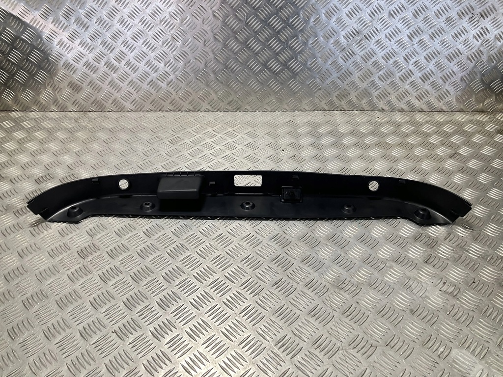 фото №1, Защита крышки багажника mercedes w177