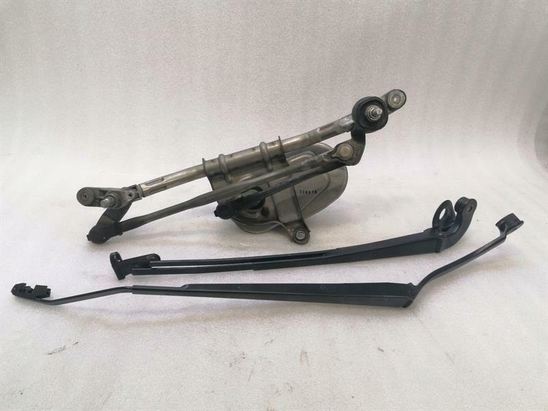 фото №1, Maserati granturismo m145 передняя часть дворник двигатель 80257600 правый handle rhd