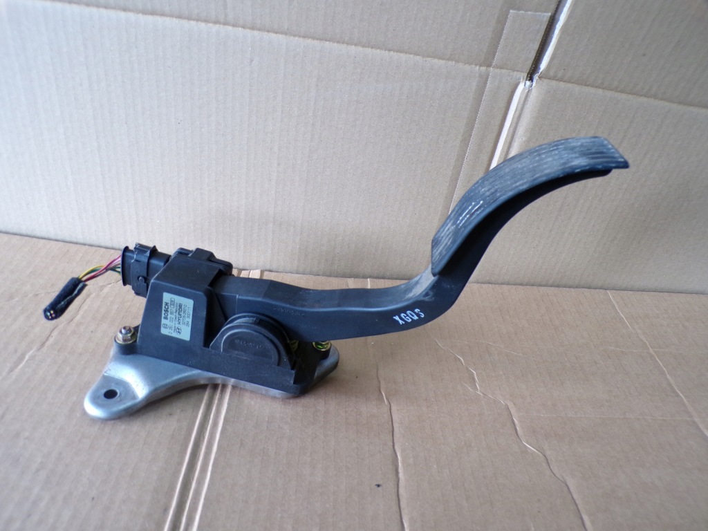 фото №1, Hyundai santa fe педаль потенциометр газа 0281002557