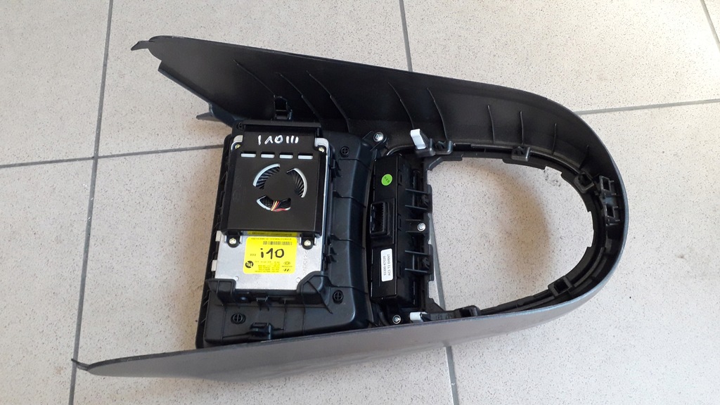 фото №11, Hyundai i10 iii 2020 n-line панель рамка выборщик туннель среднего