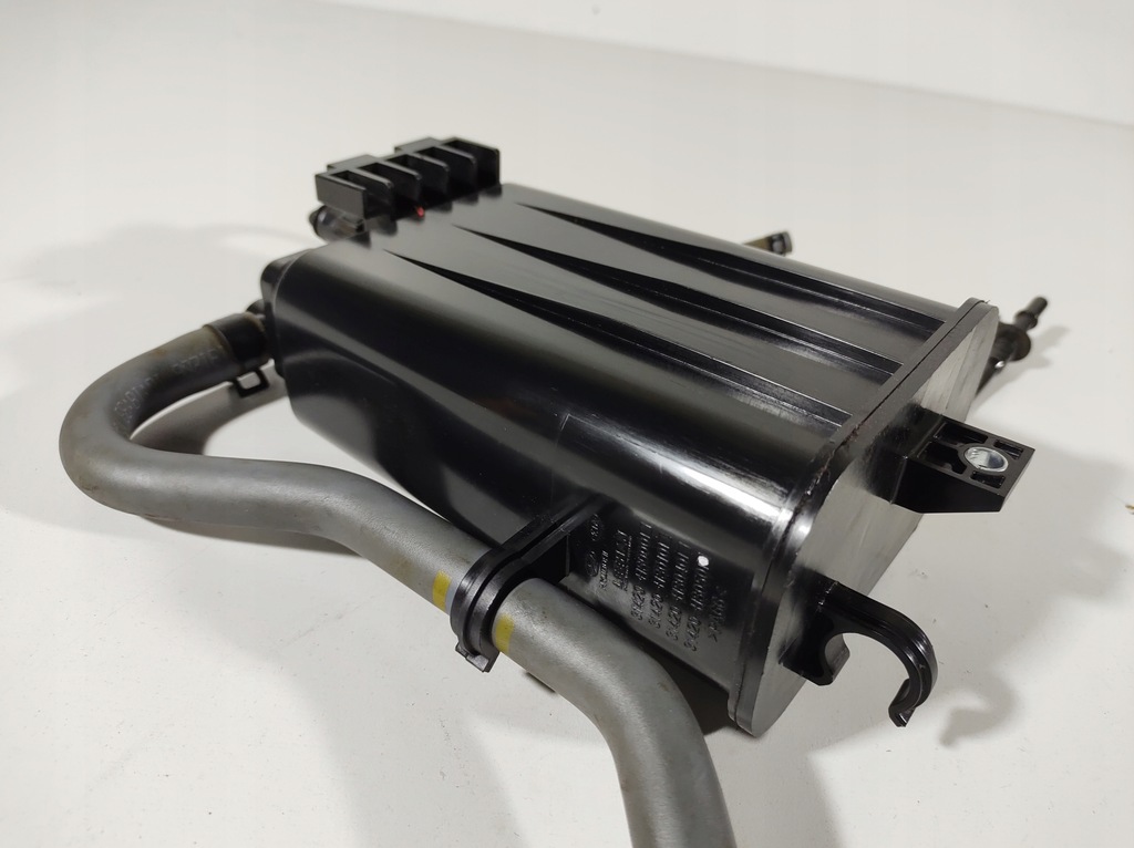 фото №11, Kia stonic 17- фильтр угольный топлива