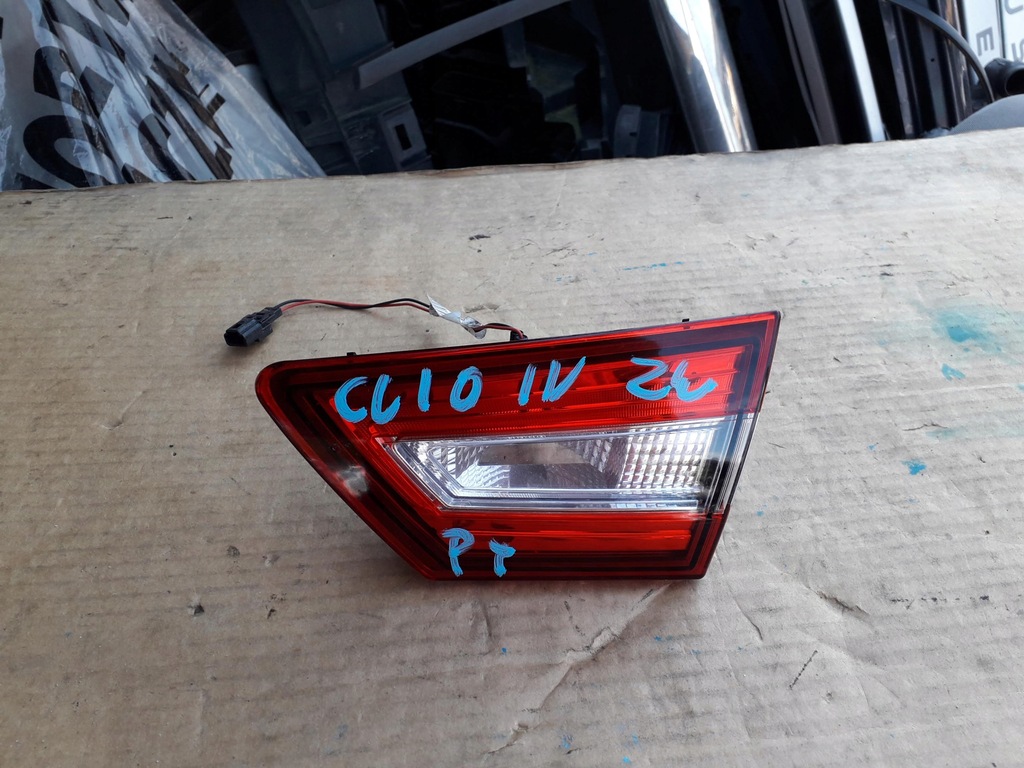 фото №1, Лампа задняя правая renault clio iv 4 w крышка