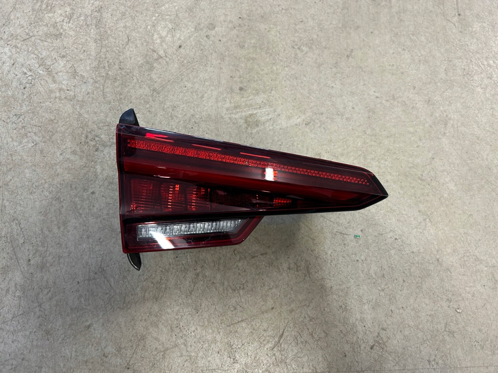 фото №1, Audi a4 b9 led лівий задня w кришка 8w5945093d