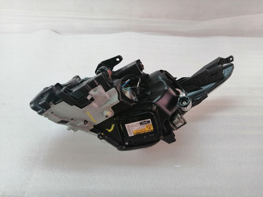 фото №11, Toyota avensis t27 лампа перед правая