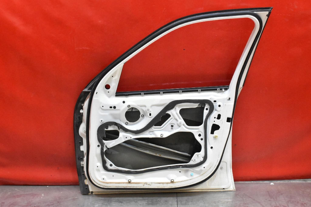 Двері праве перед передні 300u bmw x5 f15 13-18 Недорого