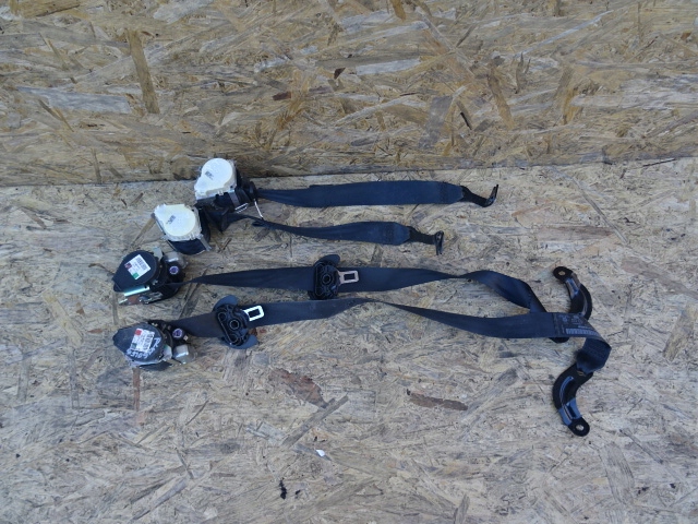 фото №1, Pas безопасности задняя vw golf v plus 33041587b