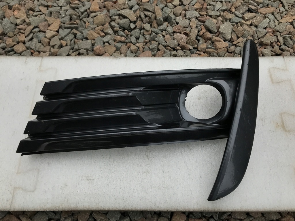 фото №1, Toyota corolla e16 правая заглушка решётка перед 16