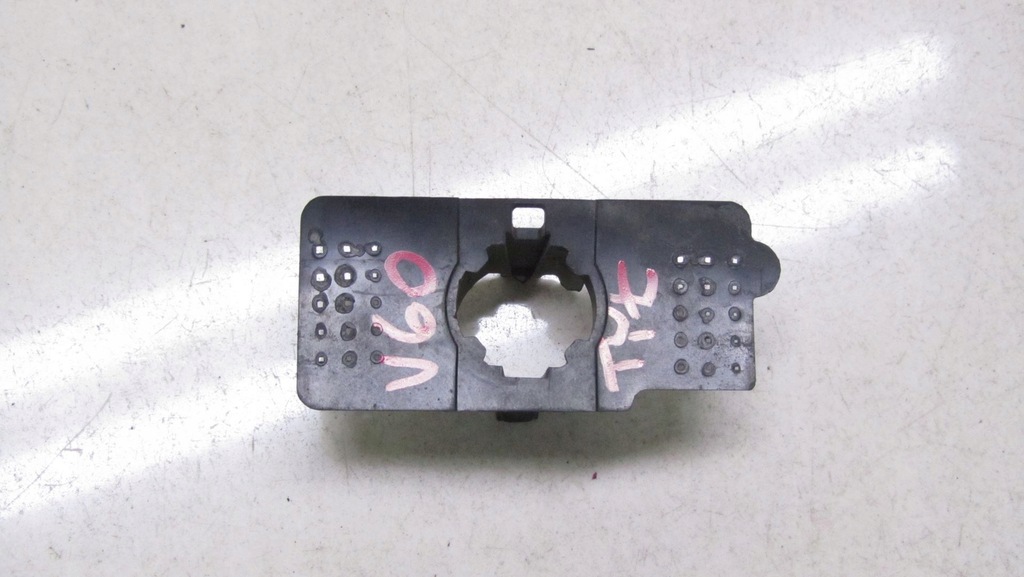 фото №1, Volvo v60 корзина датчика задняя 30796177 10-