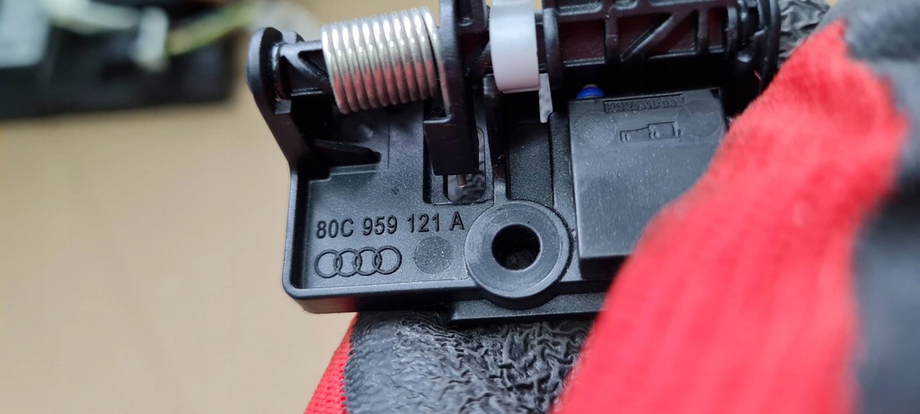 фото №8, Q5 80a sq5 замок крышки багажника микровыключатель 80c959121a