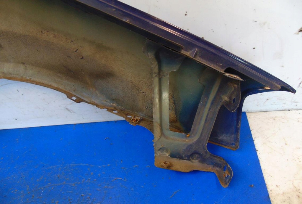 Dacia logan крыло  левое  лак ov61a состояние видимый на фото Киев