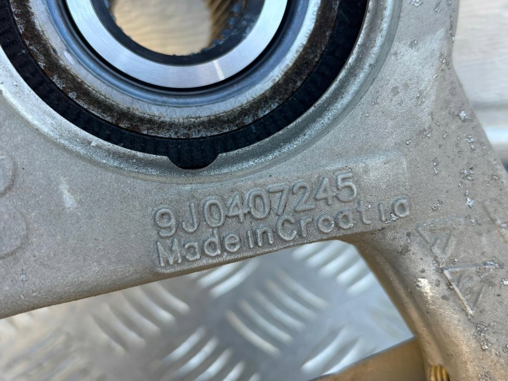 фото №7, Porsche taycan 4s поворотный кулак перед левая правая 9j0407246 9j0407245