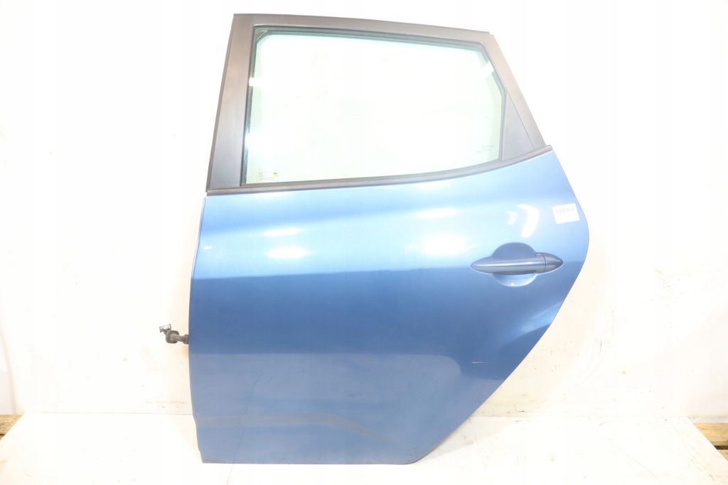 Купити Двері лівий задній kia venga j3 хетчбек