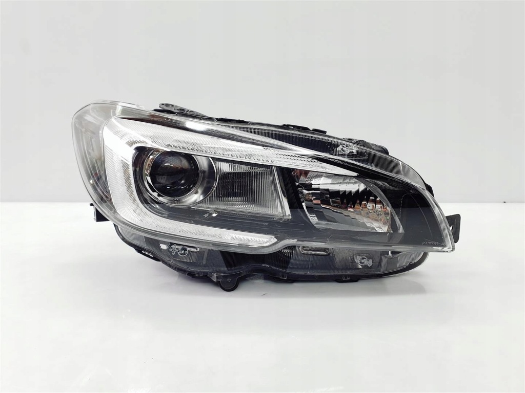 фото №1, Subaru levorg 14r+ правая лампа перед full led ory eu !!!