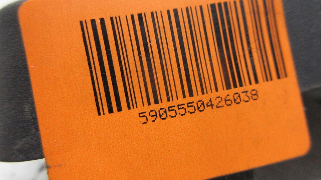 фото №10, Mercedes w221 a2218850081 подкладка pod номерной знак передний бампера