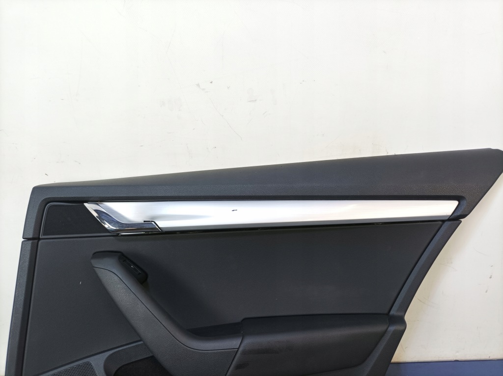 фото №2, Octavia iii liftback обивка дверь задняя правый