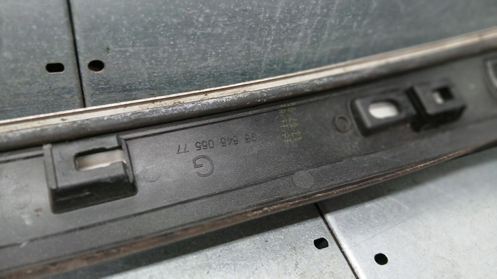 фото №10, Молдинг стекло левая перед citroen c4 picasso i 2.0hdi 07r 9654505577