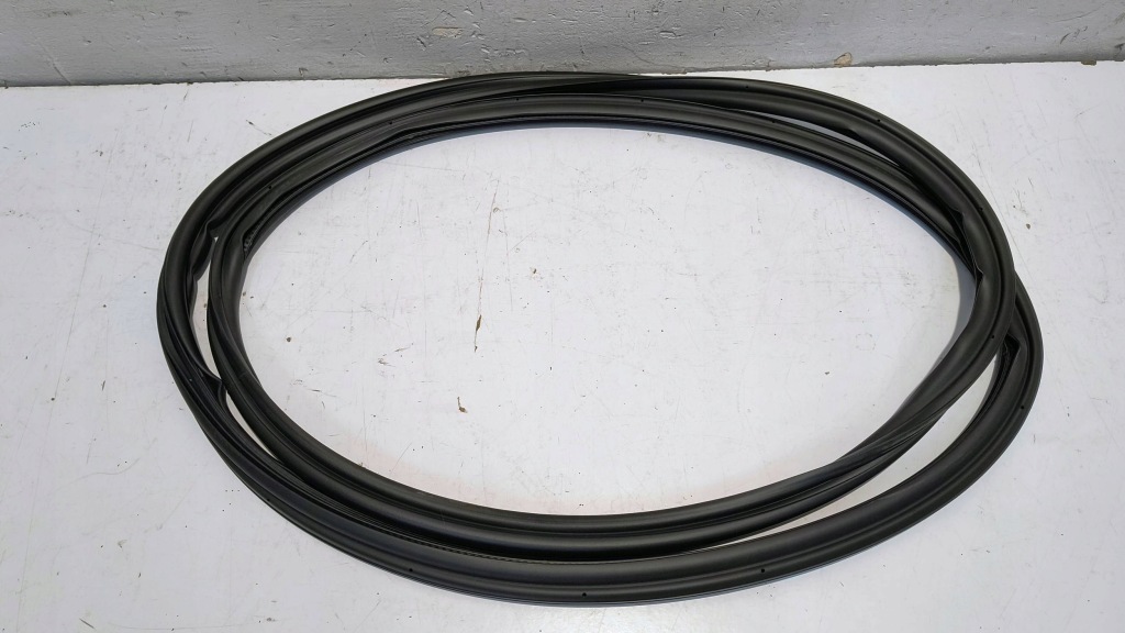 Купити Прокладка кришки багажника tesla model y