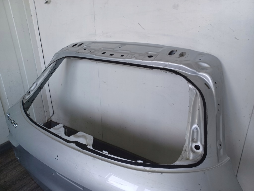 фото №6, Крышка багажника задняя задняя --- mercedes gla ii w247 247 ---