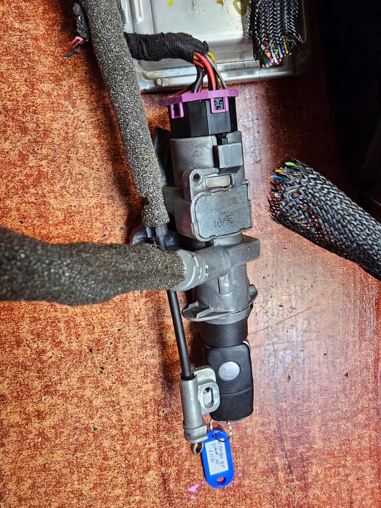 фото №8, Набор иммобилайзер стартовый бортовой компьютер приборы vw passat b5 01' 2.5tdi 0281010447