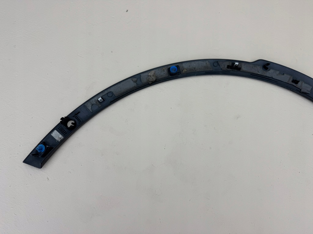 фото №14, Land rover discovery 5 v 16r- молдинг крыла правый перед правая hy3m-16a074