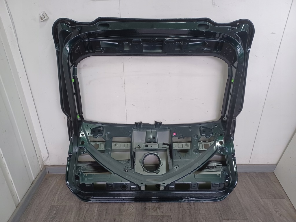 фото №9, Крышка багажника задняя задняя --- mercedes eqs w296 296 a296 ------ poznań