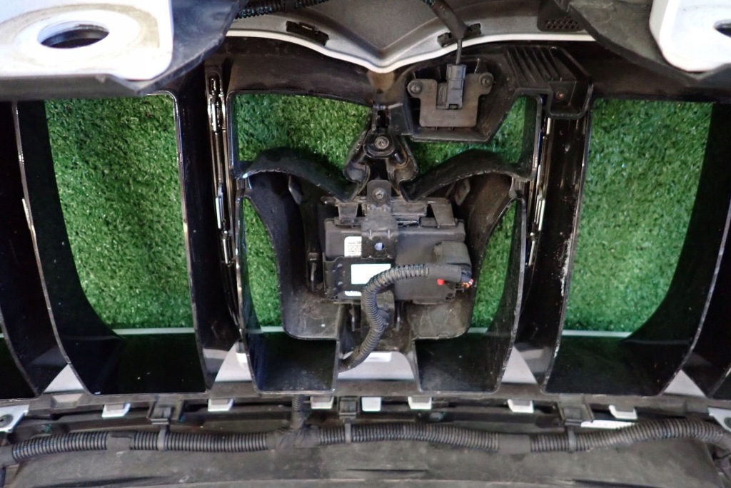 Бампер передний перед maserati grecale m182 modena 6x pdc камера радар с Разборки