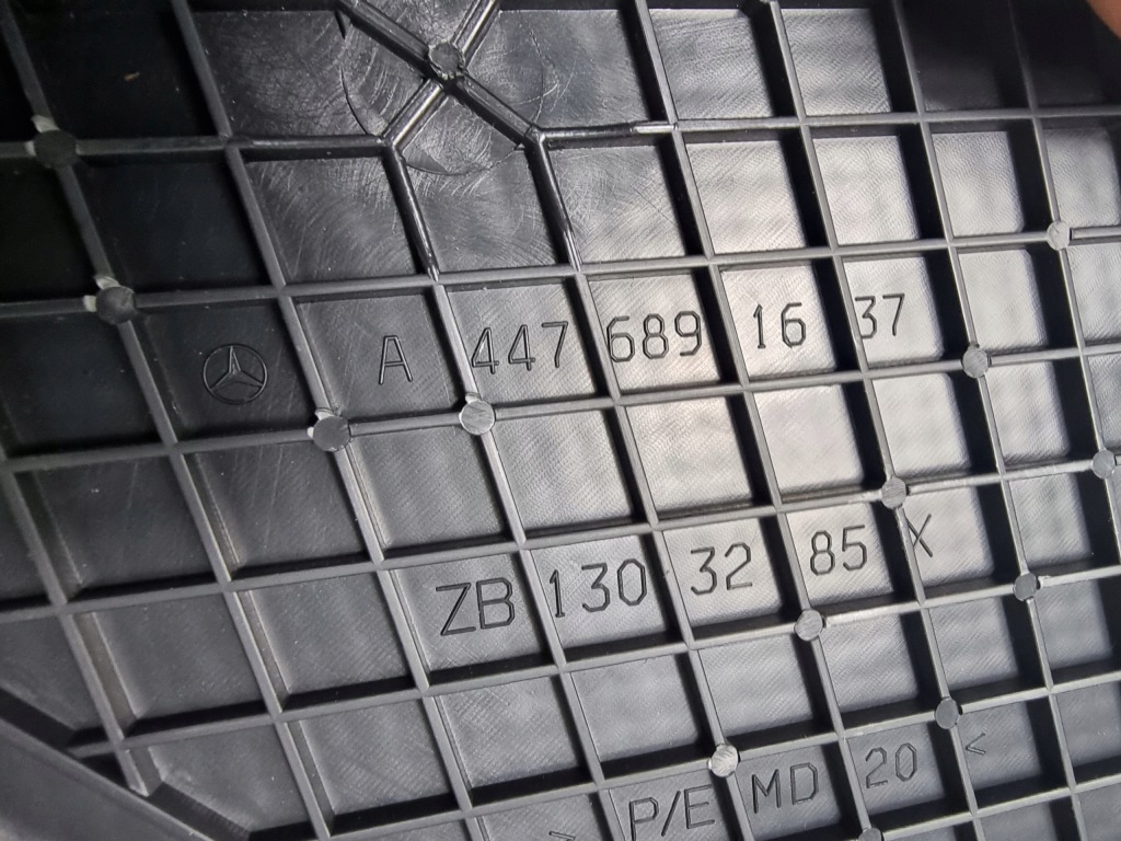 фото №5, Mercedes vito w447 жабо консоли a4476891637