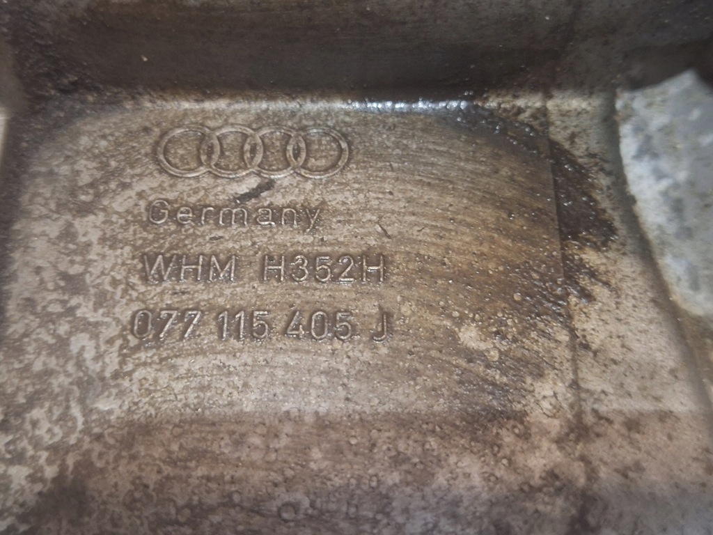 фото №11, Кронштейн основание фильтра масла audi a6 s6 c5 a8 s8 d2 fl 4.2 v8