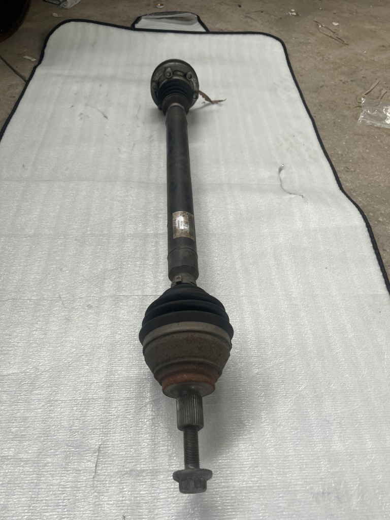 Купить Приводной вал правый  5k0407272c audi skoda seat vw golf vii