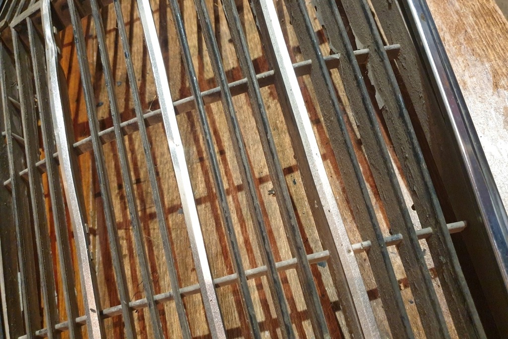 фото №12, Решётка радиатора mercedes-benz sedan w123 1238880023 1975