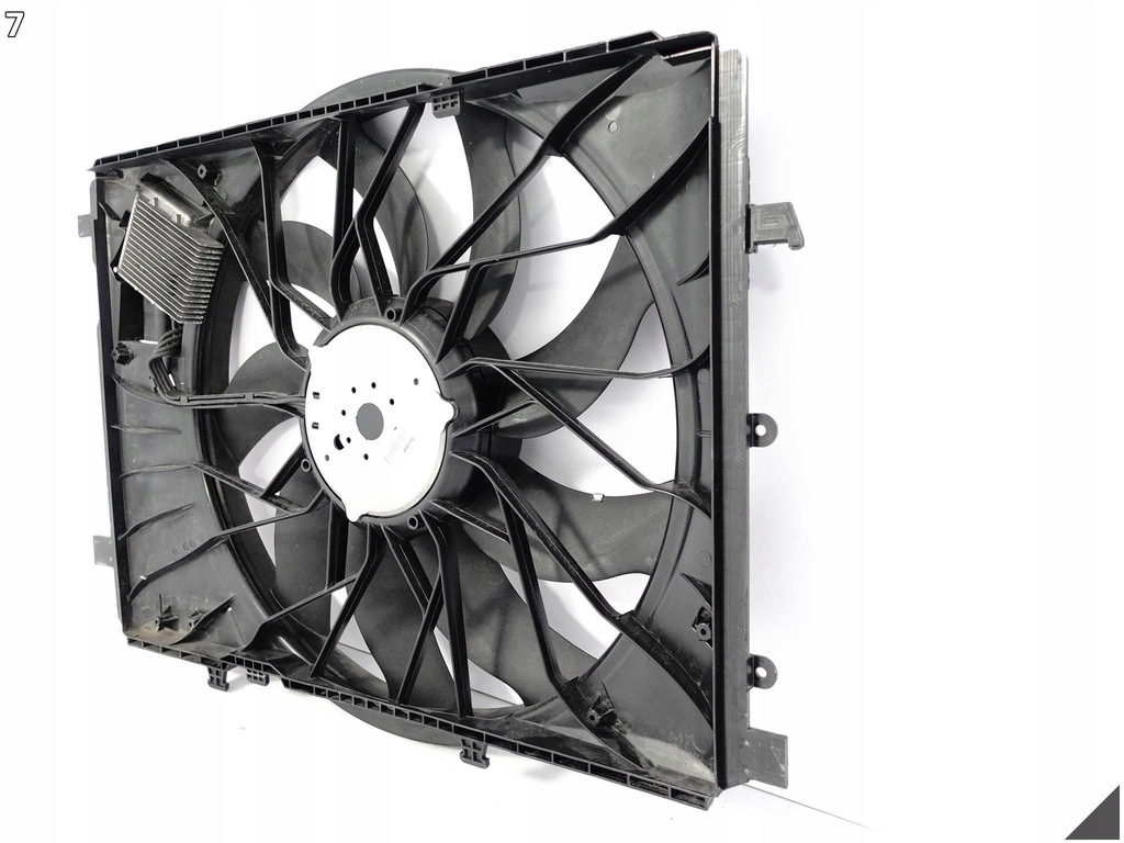 фото №8, Mercedes c63 w204 e63 w212 sls c197 cls a45 w176 cla45 c117 amg вентилятор