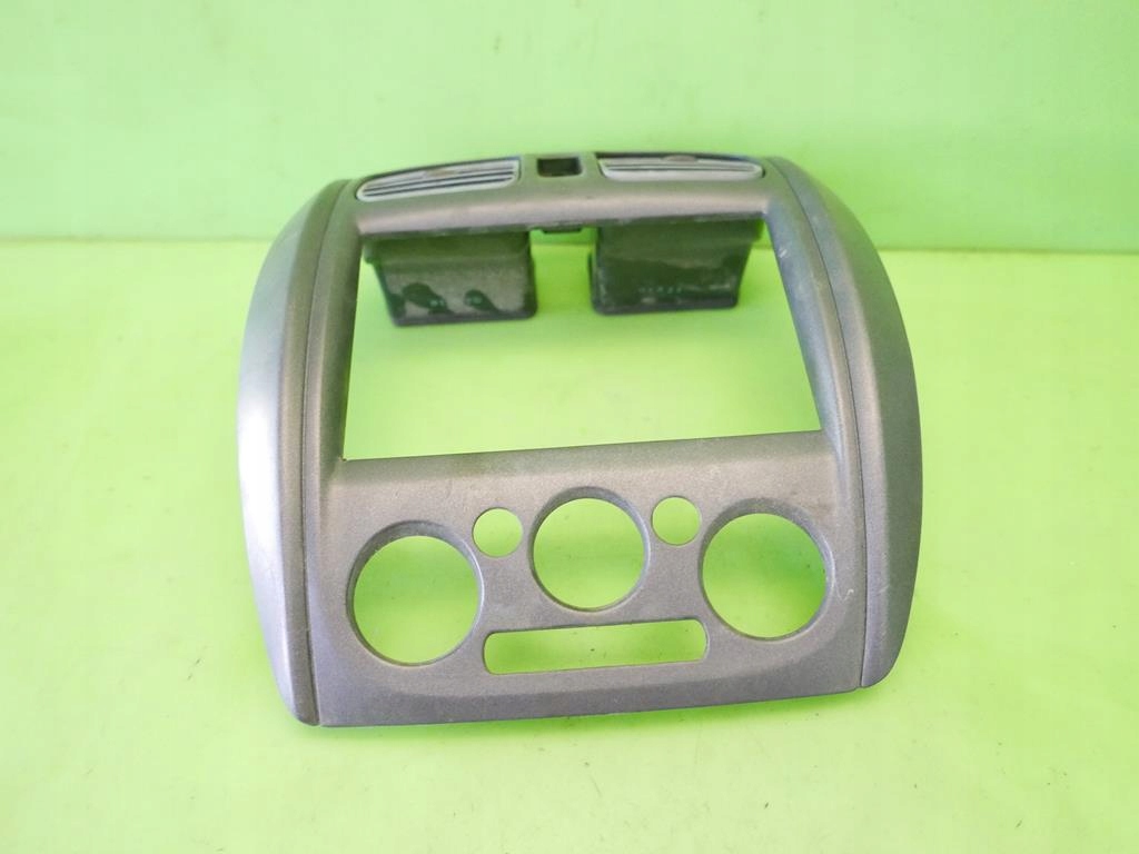 фото №2, Рамка защита радио панели решётки mazda 323f bj 00-