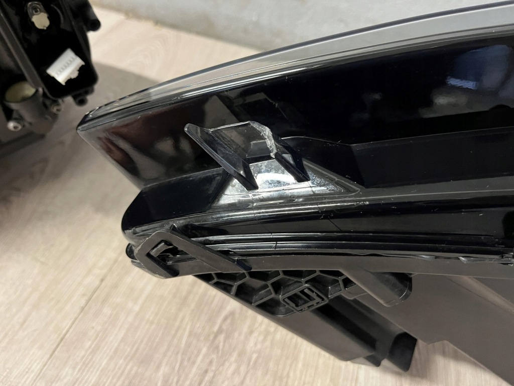 Skoda superb 3 рестайлинг  фара full led левая правый  перед комплект crystal Недорого