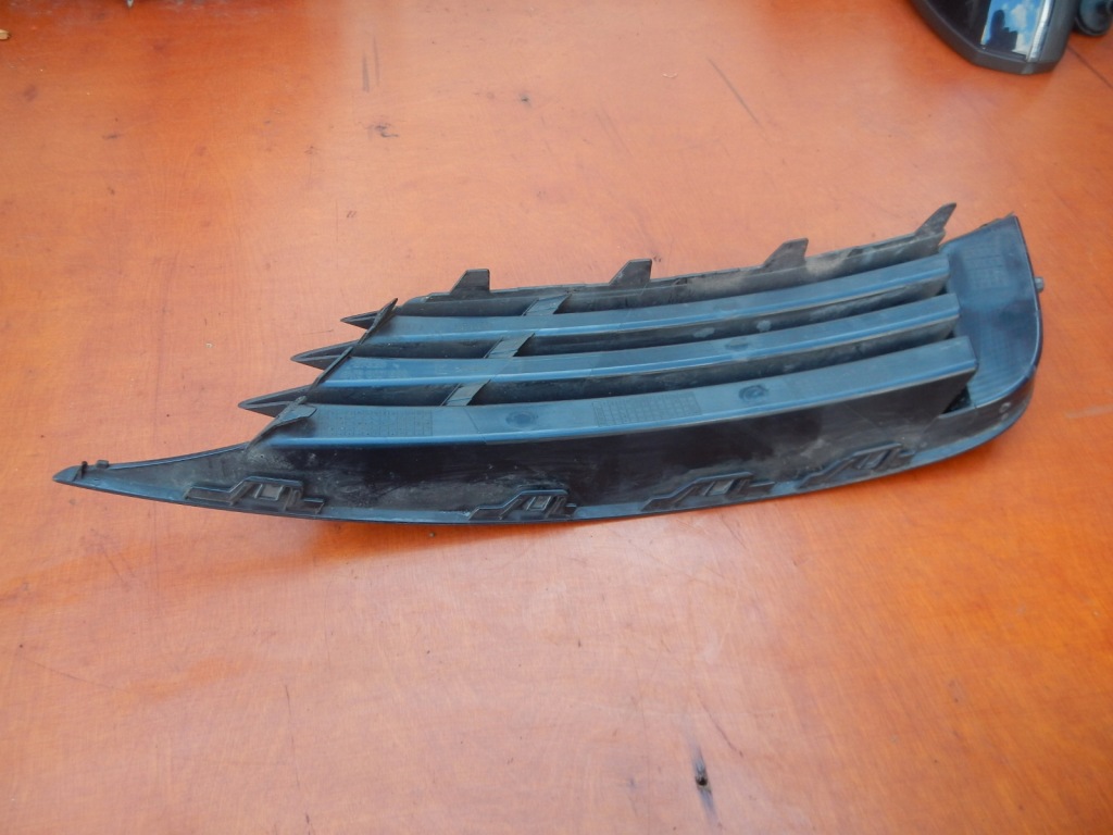 Купить Решётка бампера левая перед audi a3 8v5 sedan