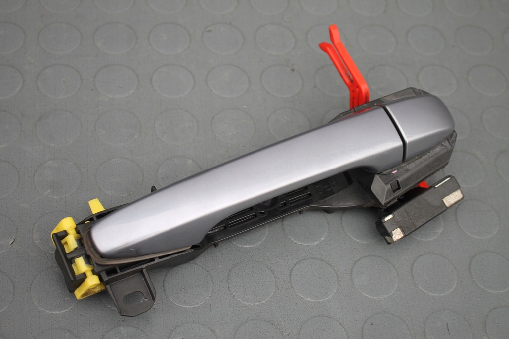 фото №1, Ручка зовнішня правий задня 8t4 toyota verso 09-18