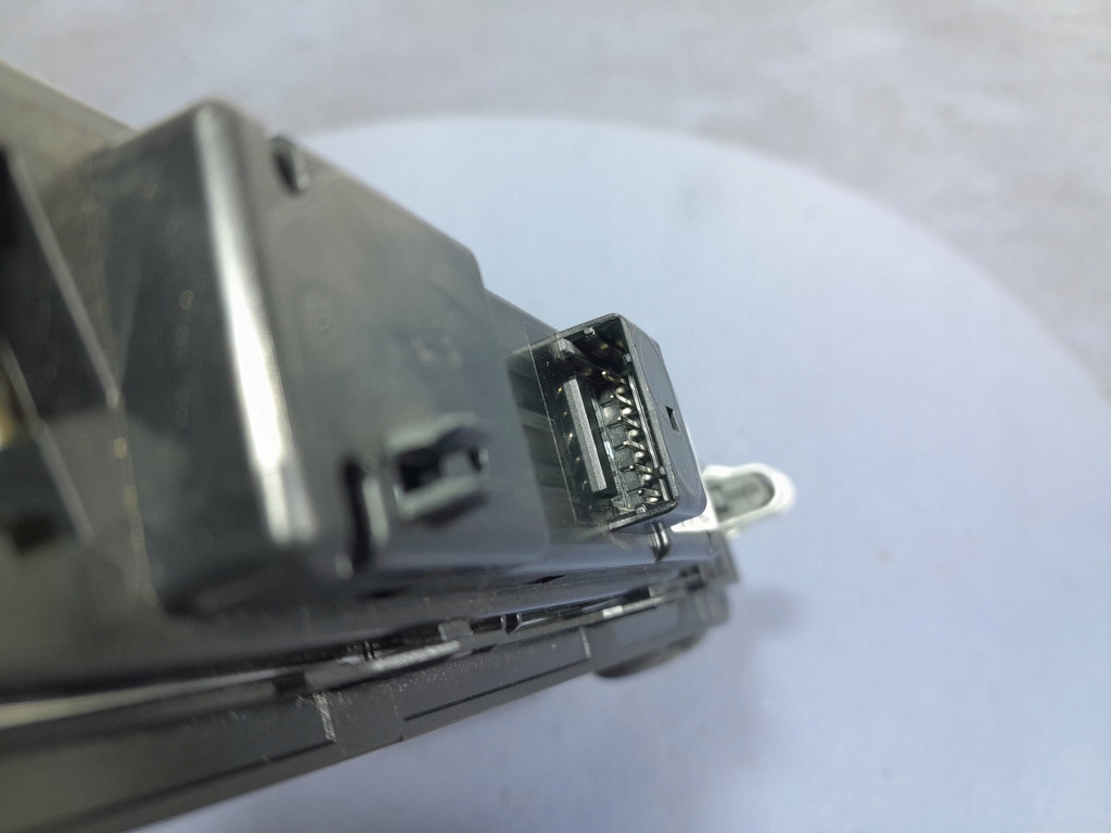 фото №6, Mercedes s w222 lift кронштейн ручка лампа стельовий ліва a0009065600